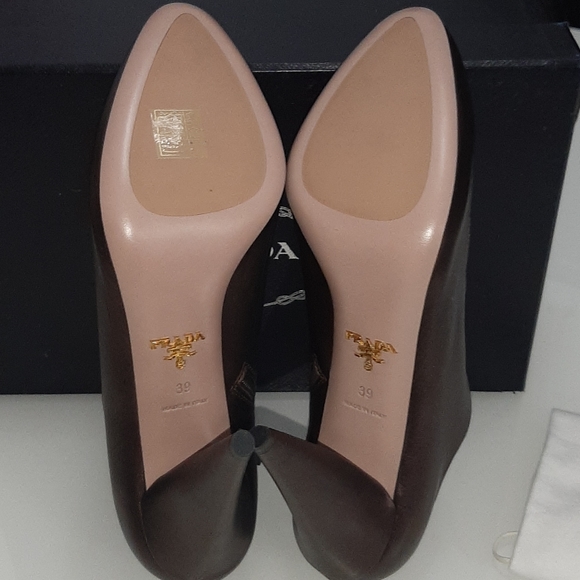 NIB Prada antique color heels/booties with cutout - Picture 9 of 12